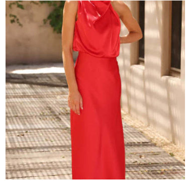 Elira Elegante Maxi Dress